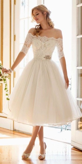 Wedding dress for pear-shaped bride