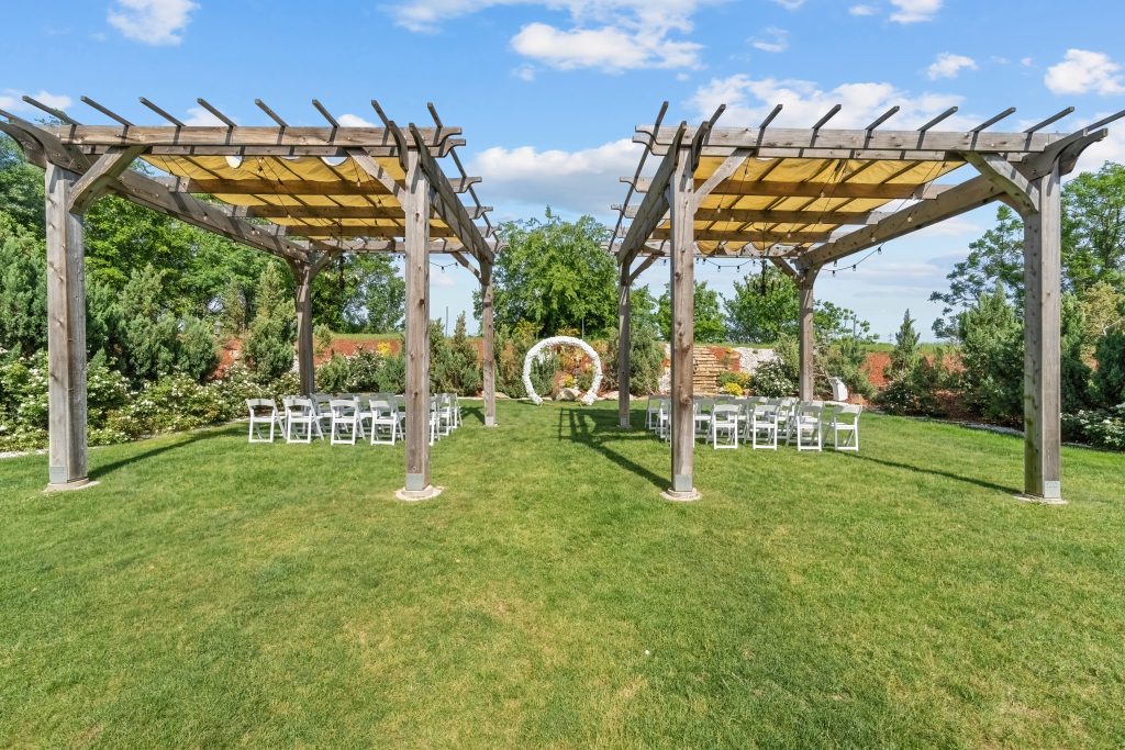How to Plan an Outdoor Wedding